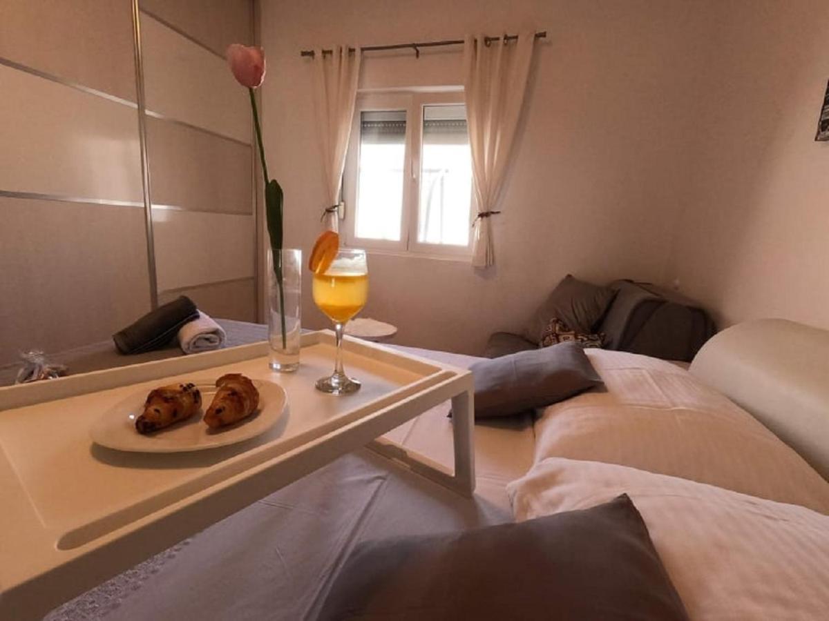 Apartman Zara 比奥格勒·纳·莫鲁 外观 照片